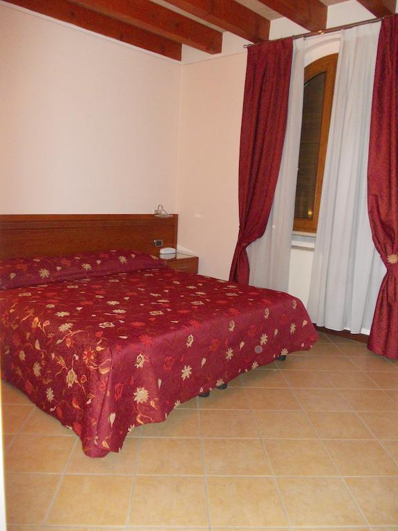 Albergo Le Piante Manerba del Garda Exteriör bild